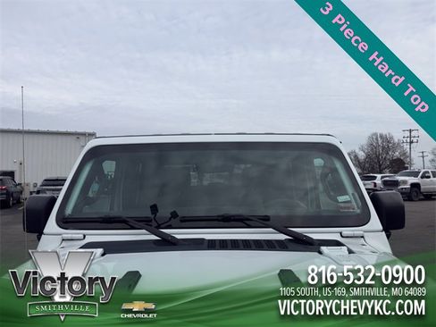 Used 2023 Jeep Gladiator Overland image 25