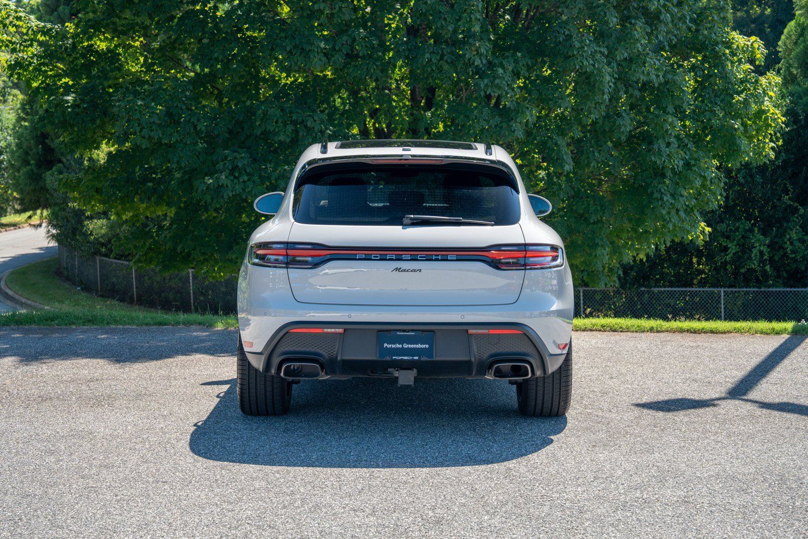 Certified 2026 Porsche Macan AWD/4WD image 6