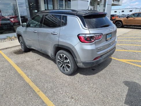 Used 2022 Jeep Compass Limited AWD/4WD image 3