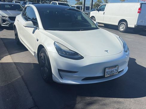 Used 2020 Tesla Model 3 Standard Range Plus RWD image 1