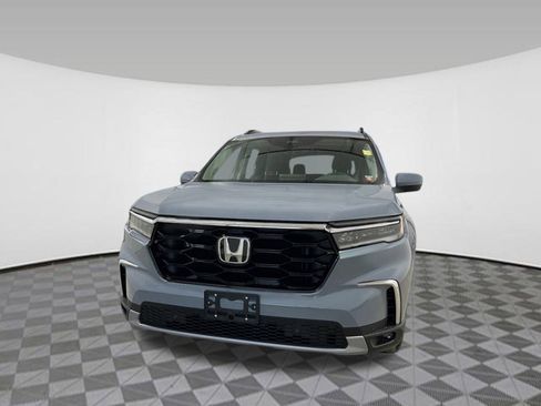 New 2025 Honda Pilot Touring image 8