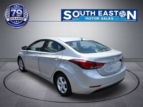 Used 2015 Hyundai Elantra SE FWD image 5