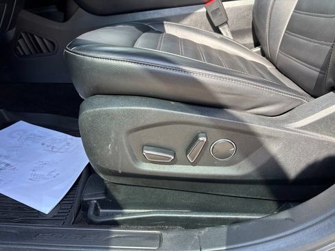 Used 2019 Ford Edge SEL w/ Equipment Group 201A AWD/4WD image 36