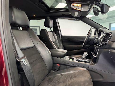 Used 2020 Jeep Grand Cherokee Altitude image 34