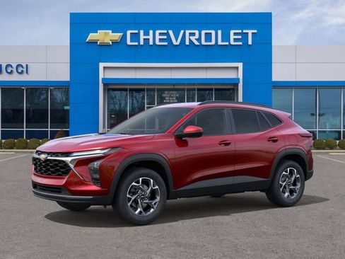 New 2026 Chevrolet Trax LT FWD image 2