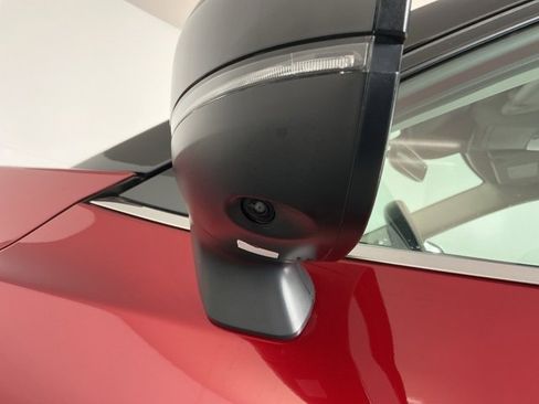 Used 2023 Nissan Pathfinder Platinum image 11