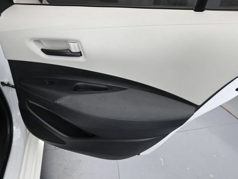 Used 2022 Toyota Corolla LE FWD image 31
