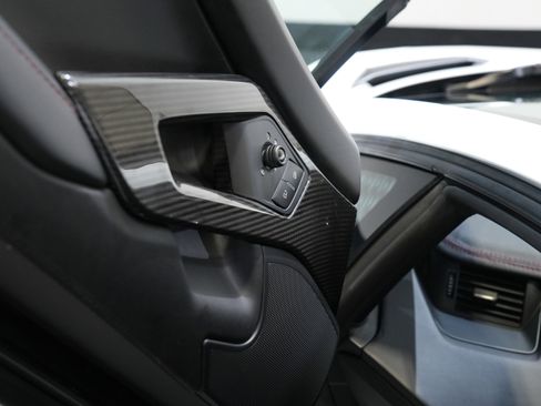 Used 2018 Lamborghini Aventador S image 29