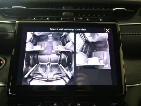 New 2025 Jeep Grand Cherokee L Limited w/ Luxury Tech Group II image 29