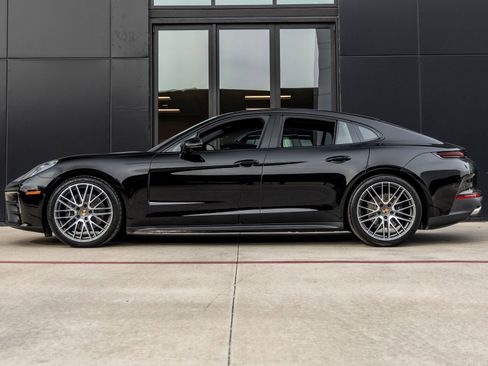 Certified 2026 Porsche Panamera RWD image 2