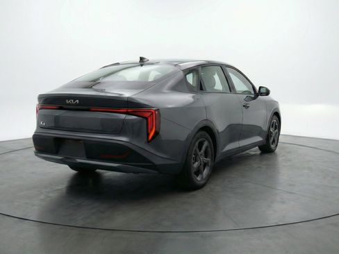 Used 2025 Kia K4 LXS image 9