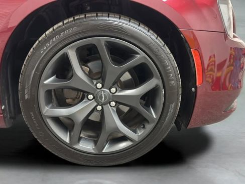 Used 2021 Chrysler 300 Touring w/ Sport Appearance Package RWD image 26