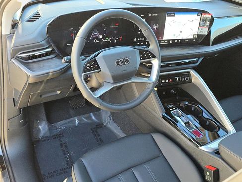 New 2025 Audi Q5 Premium image 16