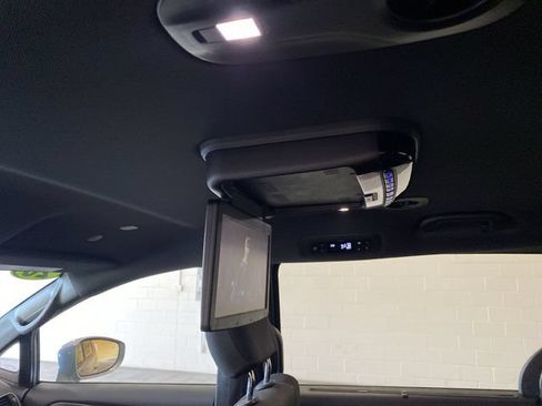 Used 2020 Chrysler Pacifica Touring w/ S Appearance Package FWD image 34