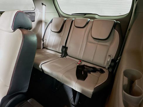 Used 2019 Kia Sedona EX image 28