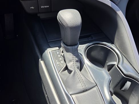 Used 2020 Toyota Camry LE FWD image 21