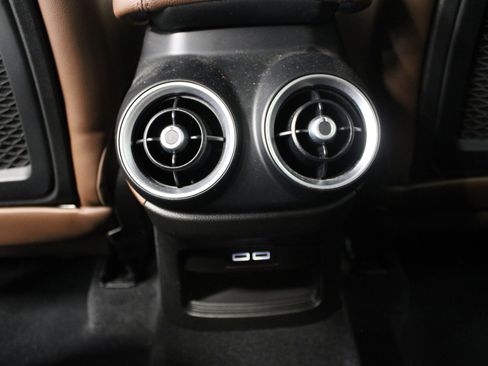 Used 2019 Alfa Romeo Stelvio Ti image 34