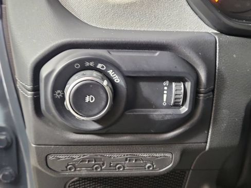 Used 2024 Jeep Wrangler Unlimited Sahara AWD/4WD image 13
