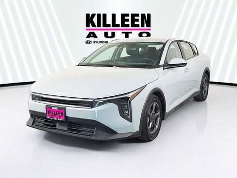 Used 2025 Kia K4 LXS image 3