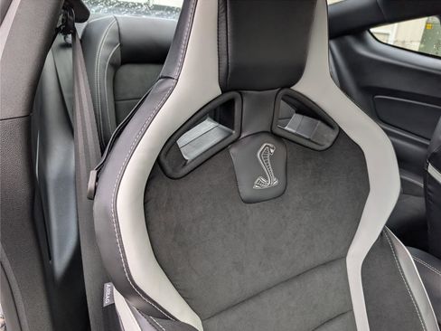 Used 2021 Ford Mustang Shelby GT500 w/ Technology Package image 24