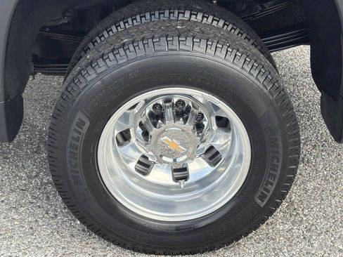Used 2024 Chevrolet Silverado 3500 High Country w/ High Country Premium Package AWD/4WD image 10