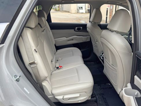 Used 2024 Kia Sorento S w/ Panoramic Sunroof Package AWD/4WD image 40