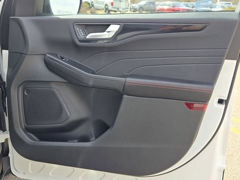 Used 2025 Ford Escape ST-Line w/ Tech Pack #1 image 5