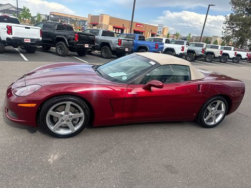 Used 2006 Chevrolet Corvette Convertible w/ Preferred Equipment Group RWD image 2