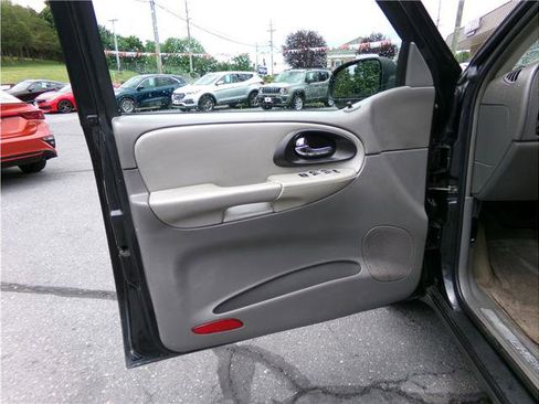 Used 2006 Chevrolet TrailBlazer LS w/ LS Preferred Equipment Group AWD/4WD image 3