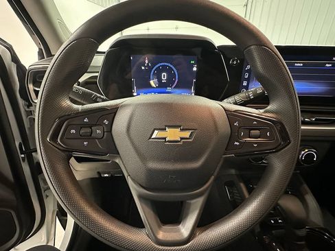 Used 2025 Chevrolet TrailBlazer LS w/ LS Convenience Package AWD/4WD image 30