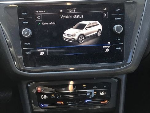 Used 2022 Volkswagen Tiguan SE w/ Panoramic Sunroof Package image 14