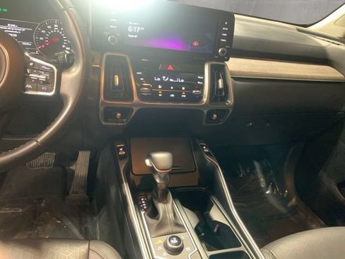 Used 2023 Kia Sorento S AWD/4WD image 16