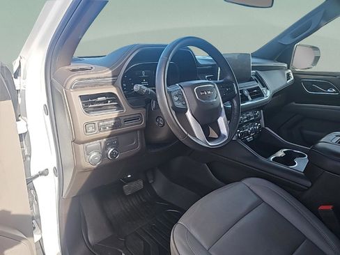 Used 2024 GMC Yukon SLT w/ SLT Luxury Package image 21