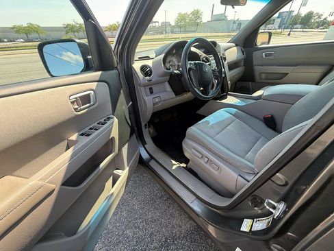 Used 2012 Dodge Journey SXT w/ Comfort/Convenience Group AWD/4WD image 25