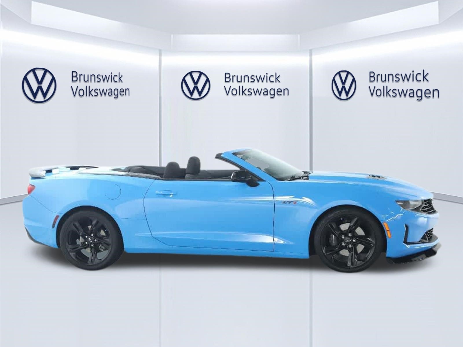 Used 2022 Chevrolet Camaro LT RWD image 14