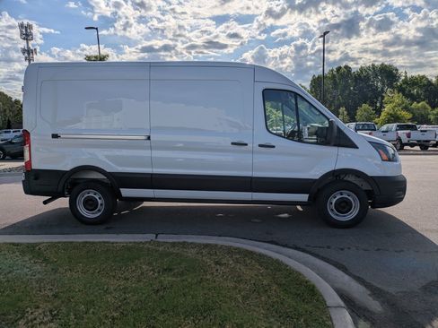 New 2026 Ford Transit 250 148 Medium Roof RWD image 3