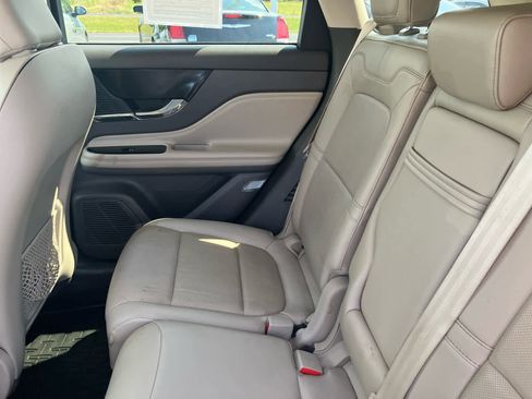 Used 2021 Lincoln Corsair Standard AWD w/ Premium Package image 38