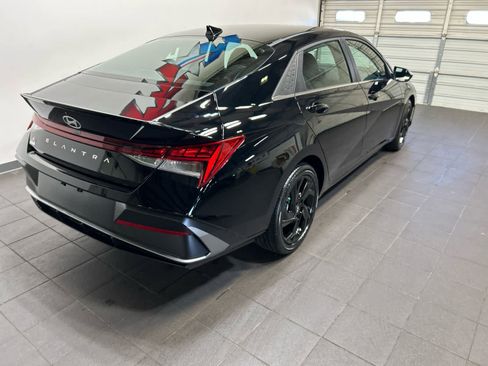 New 2026 Hyundai Elantra SEL Sport Premium FWD image 3