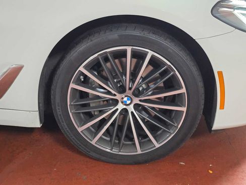 Used 2023 BMW 530i xDrive w/ Premium Package AWD/4WD image 10