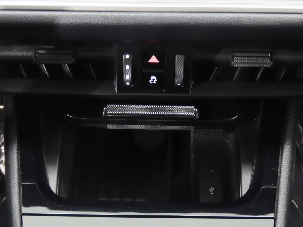 Certified 2025 Porsche Cayenne Coupe AWD/4WD image 29