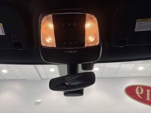 Used 2019 Jeep Grand Cherokee Altitude image 32