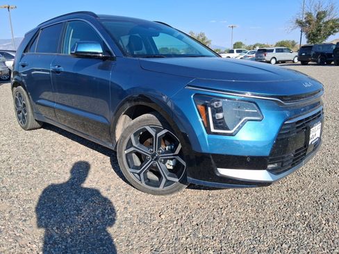 Used 2024 Kia Niro SX Touring FWD image 4