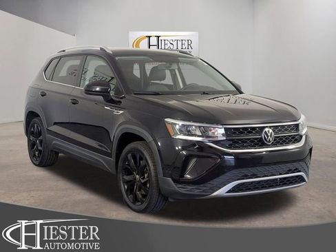 Used 2022 Volkswagen Taos SE AWD/4WD image 1