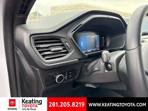 Used 2025 Ford Escape ST-Line FWD image 11