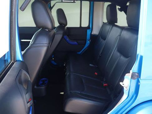 Used 2015 Jeep Wrangler Unlimited Sahara image 13
