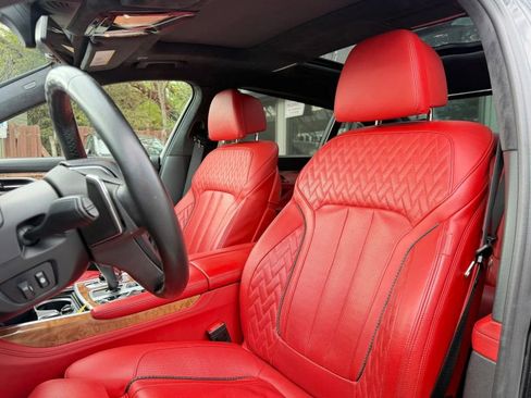 Used 2018 BMW 750i xDrive image 12