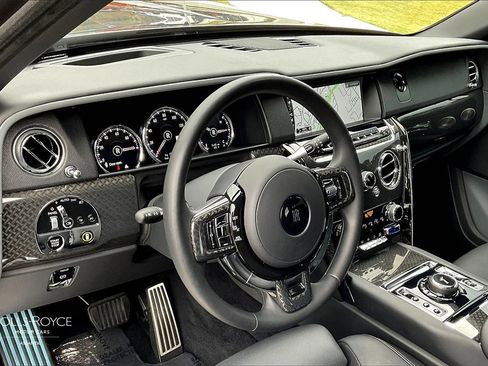Certified 2022 Rolls-Royce Cullinan Black Badge w/ Dark Exterior Package image 14