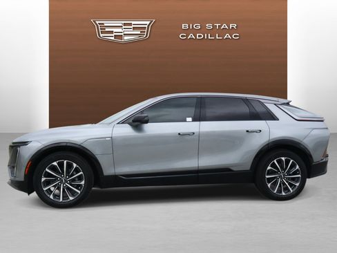 Used 2024 Cadillac Lyriq Sport RWD image 2