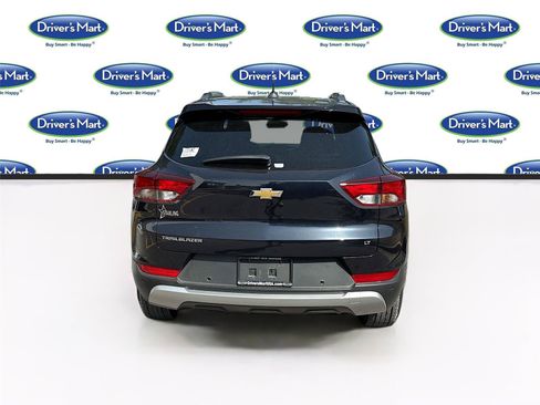Used 2021 Chevrolet TrailBlazer LT w/ Premium Seating Package FWD image 6