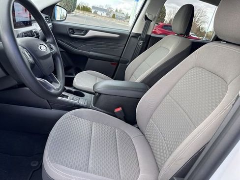 Used 2022 Ford Escape SE image 24